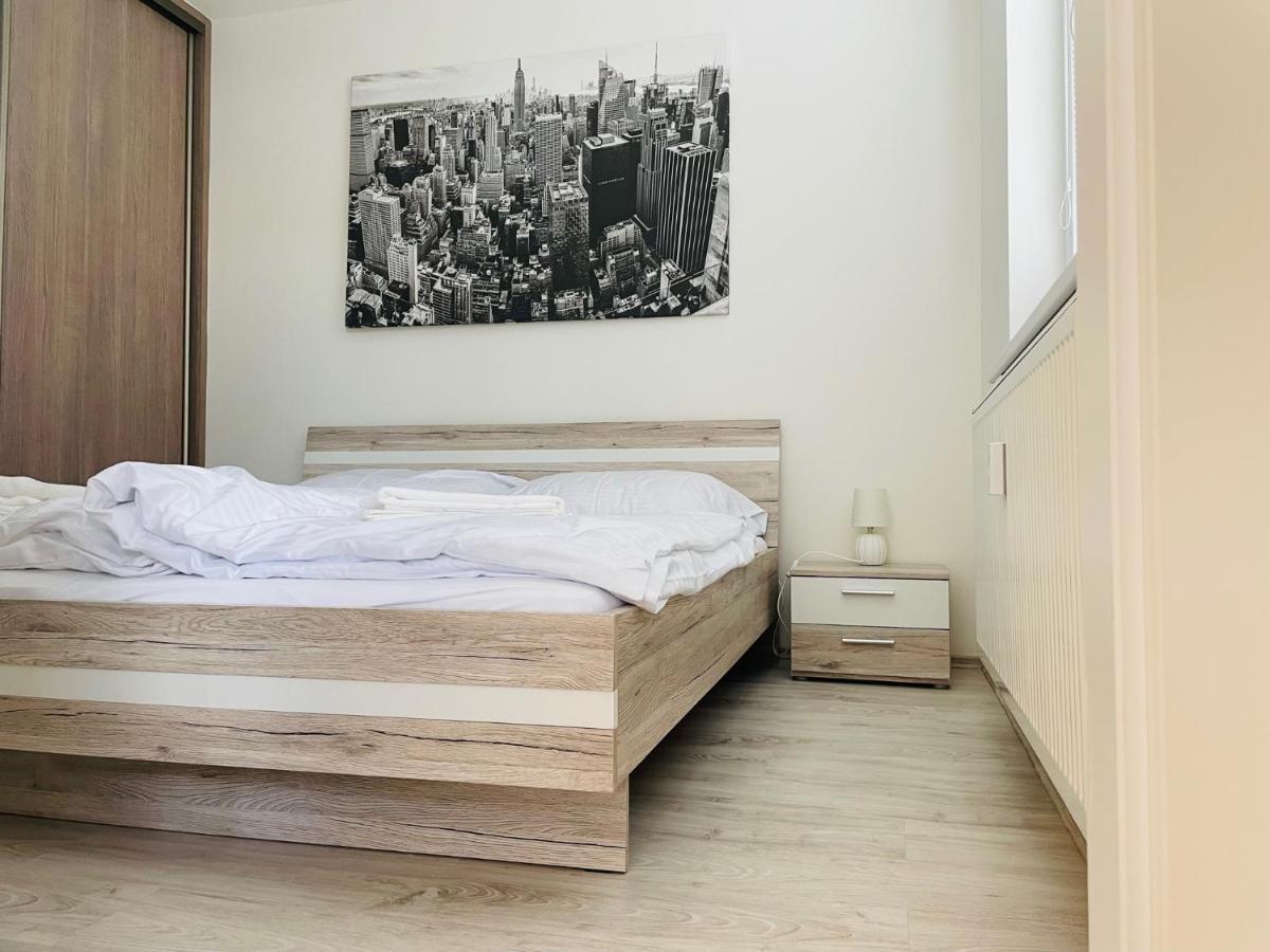 Sgl Apartment Liptovska With Free Parking Trenčín Kültér fotó